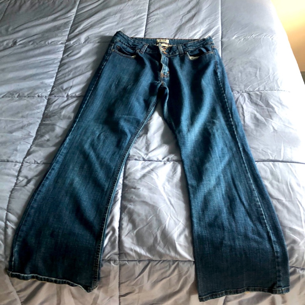 Levi slender boot cut jeans